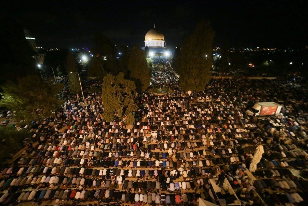 الاعتكاف بالأقصى