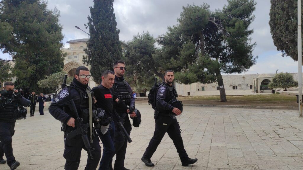 الأوقاف: الاحتلال دنس الأقصى 21 مرة ومنع الأذان بالإبراهيمي 52 وقتا