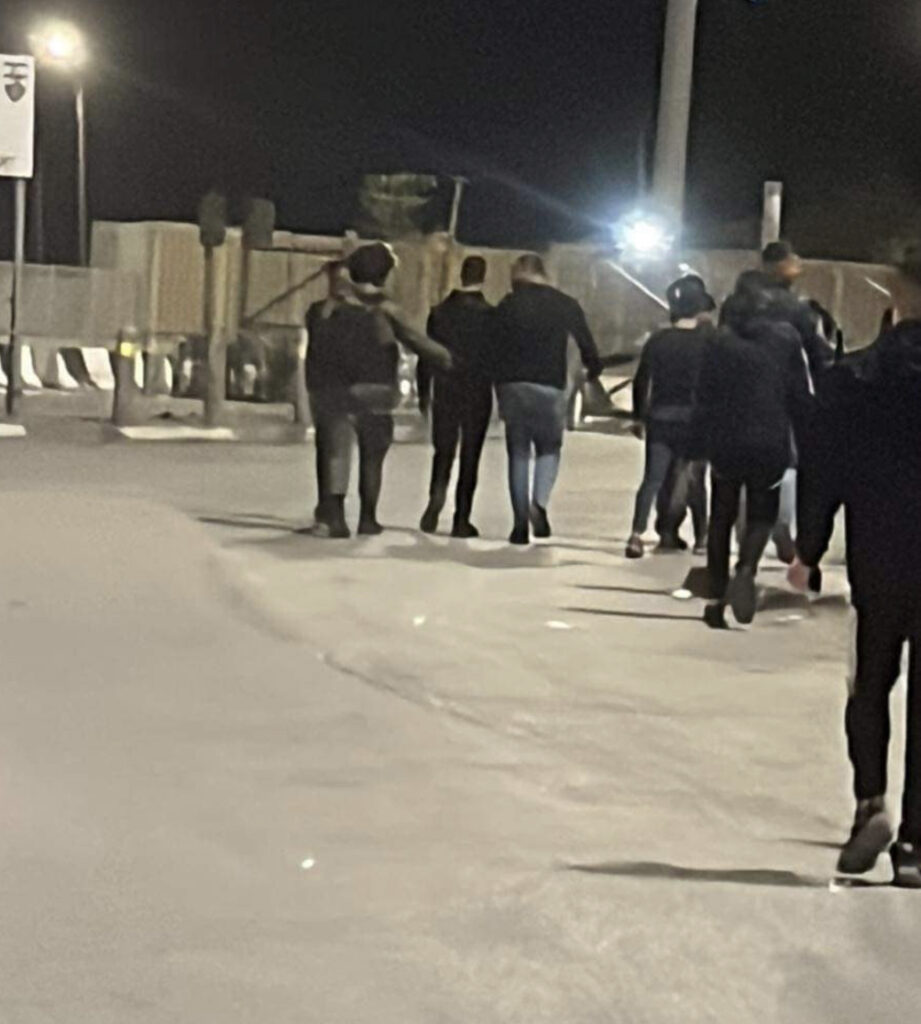 الاحتلال يعتقل مقدسياً ويداهم منزل آخر