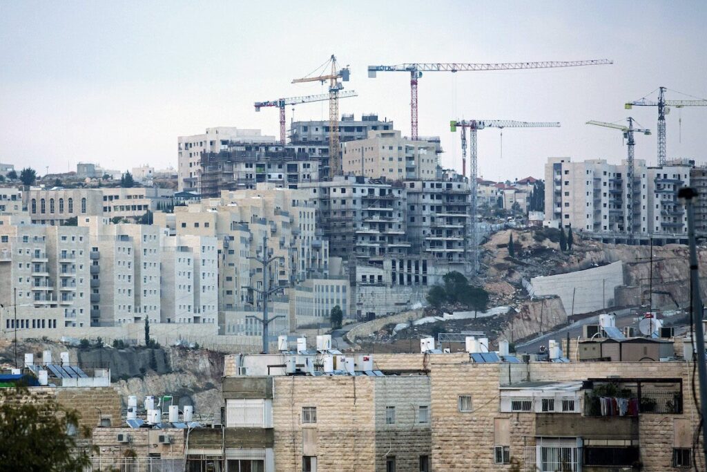الاحتلال يعلن عن مخطط لإقامة 2430 وحدة استيطانية في القدس