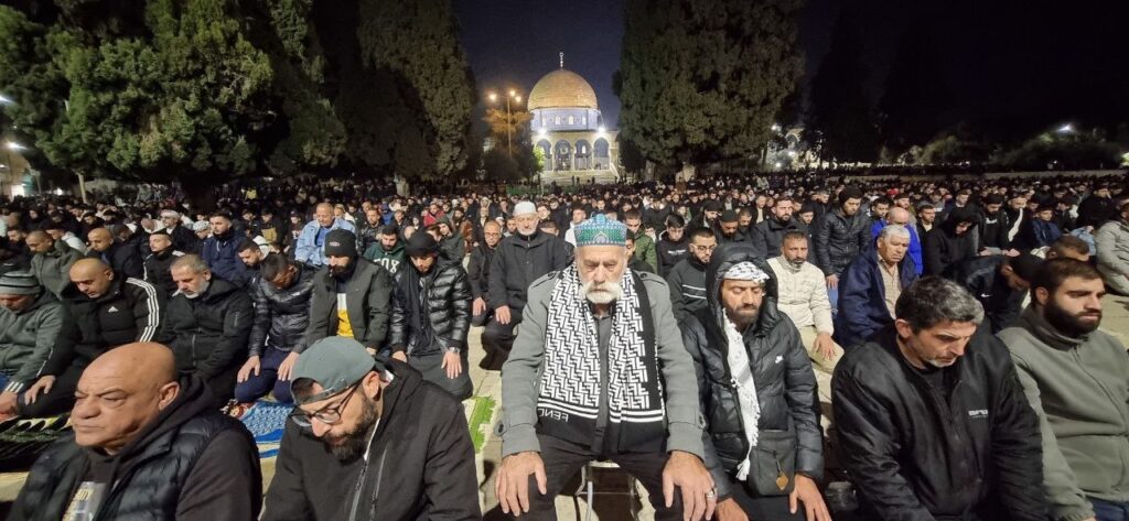 في ثالث أيام رمضان.. 80 ألف مصلٍ أدوا صلاتي العشاء والتراويح بالأقصى