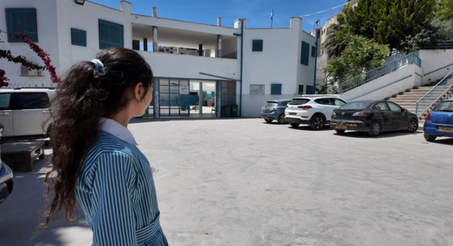 “التعاون الإسلامي” تدين إغلاق الاحتلال مدارس “أونروا” بالقدس