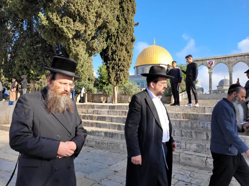 مستوطنون يقتحمون الحرم المقدسي