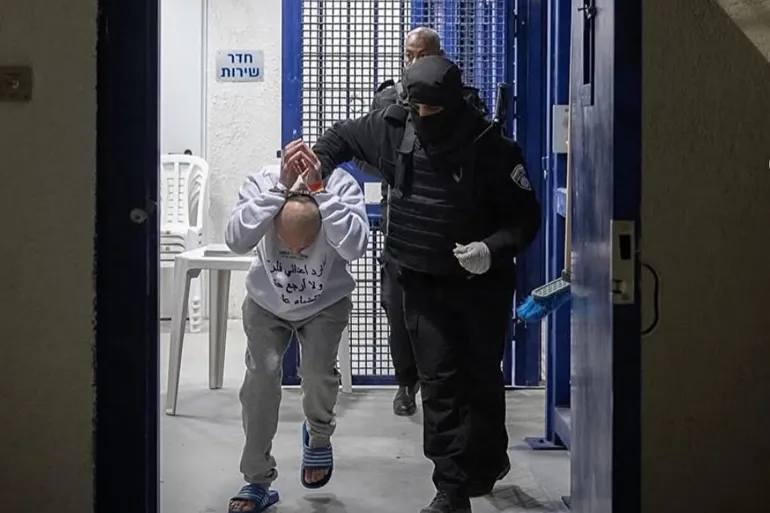 ورقة حقائق حول أوضاع الأسرى الفلسطينيين في سجون الاحتلال