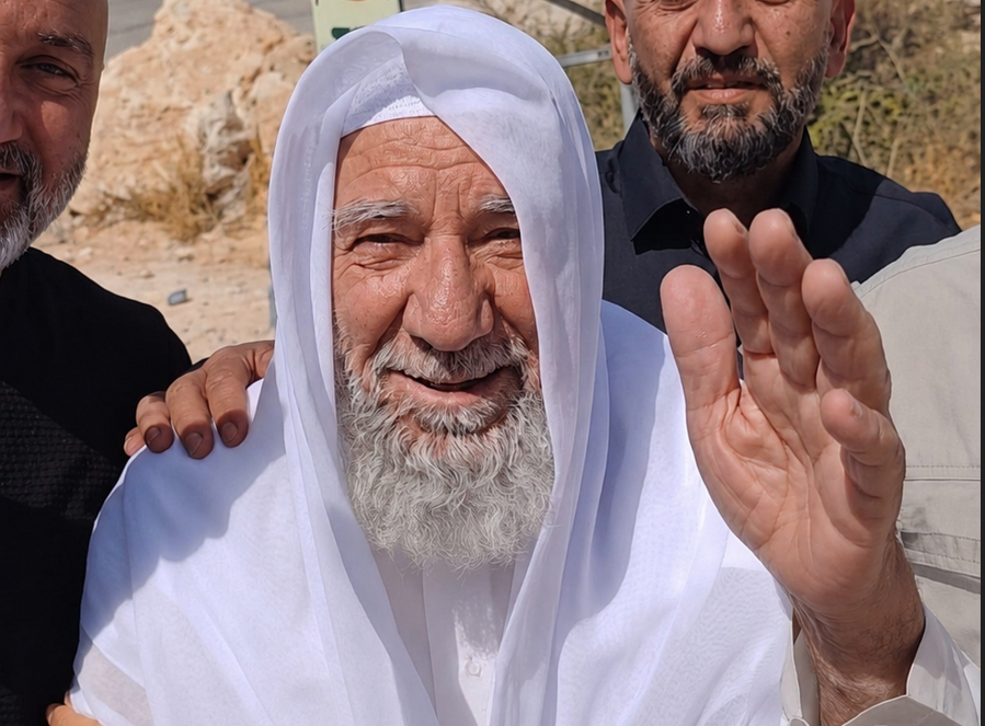 الإفراج عن أكبر أسرى القدس الشيخ عصام عميرة