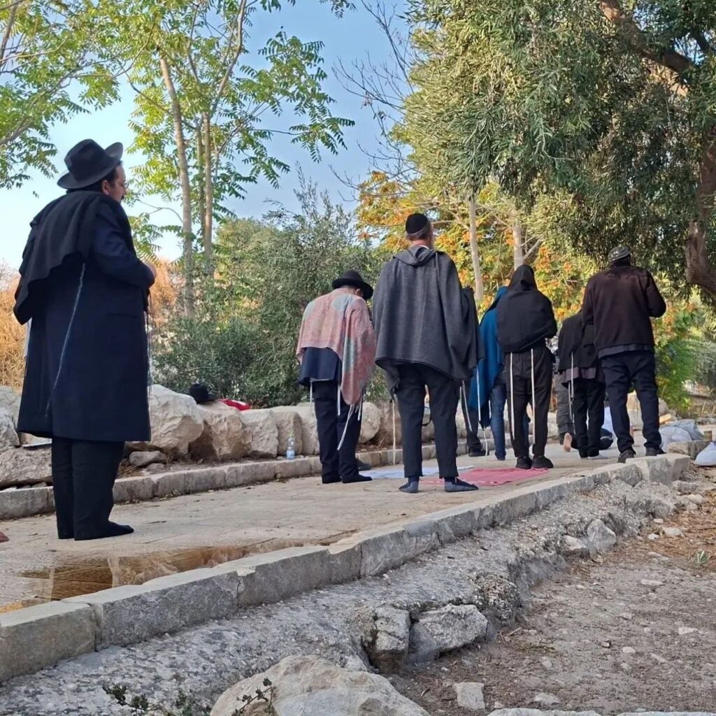 مستوطنون يقتحمون الأقصى ويؤدون طقوسًا تلمودية